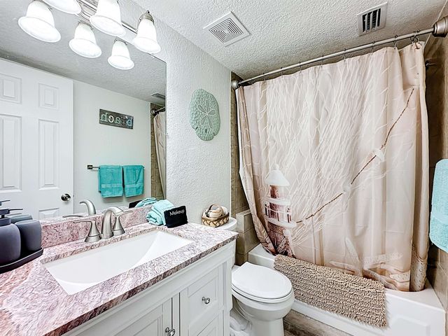 30 Brigantine Ct, St Augustine, FL 32080