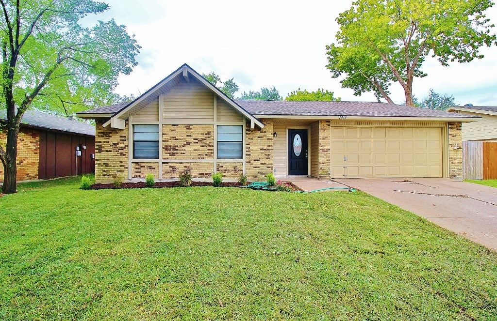 2809 Santa Monica Drive, Grand Prairie, TX 75052