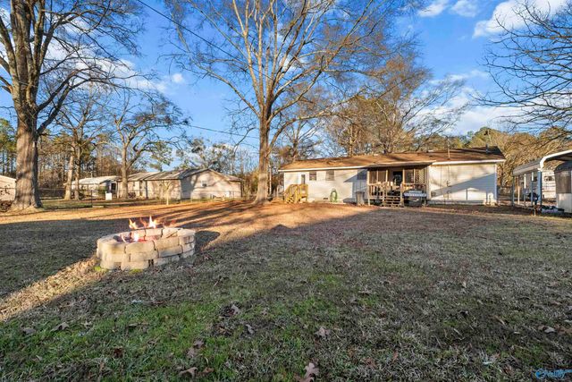 8 Smith Court, Centre, AL 35960