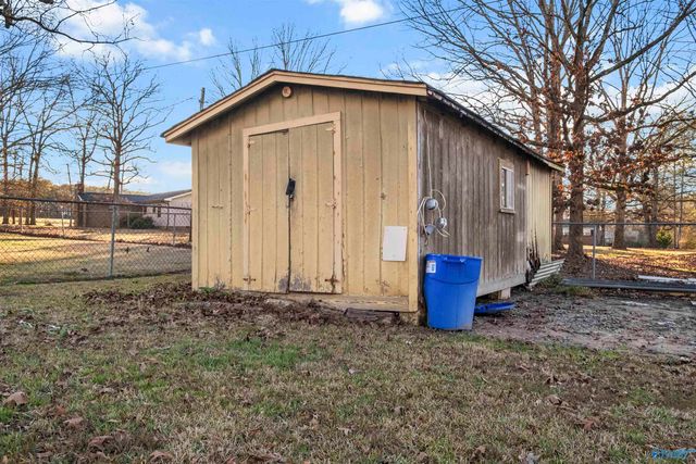 8 Smith Court, Centre, AL 35960