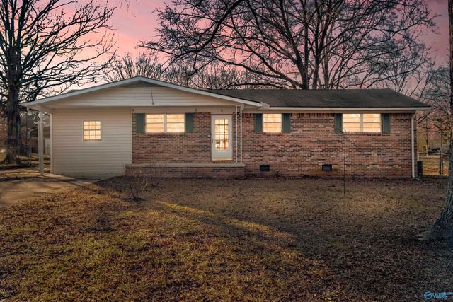 8 Smith Court, Centre, AL 35960