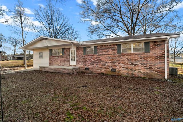 8 Smith Court, Centre, AL 35960