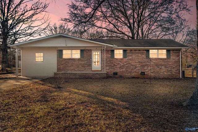 8 Smith Court, Centre, AL 35960