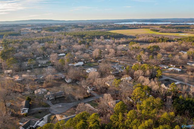 8 Smith Court, Centre, AL 35960