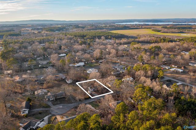 8 Smith Court, Centre, AL 35960