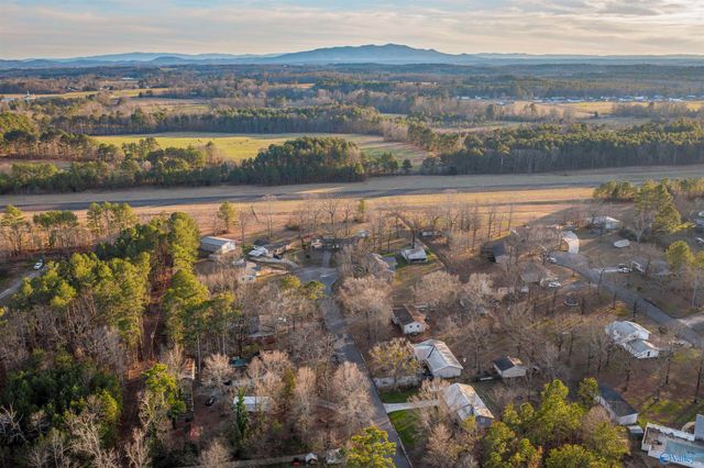 8 Smith Court, Centre, AL 35960