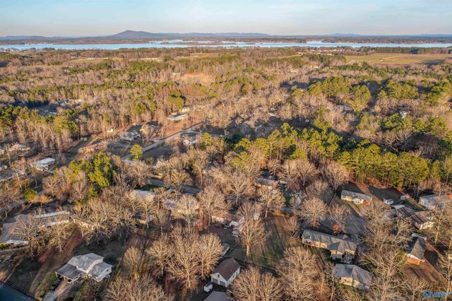 8 Smith Court, Centre, AL 35960