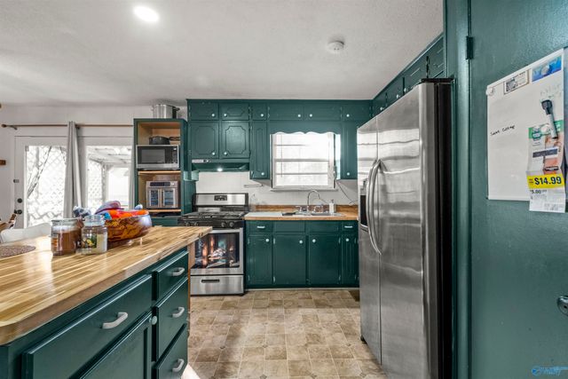 8 Smith Court, Centre, AL 35960