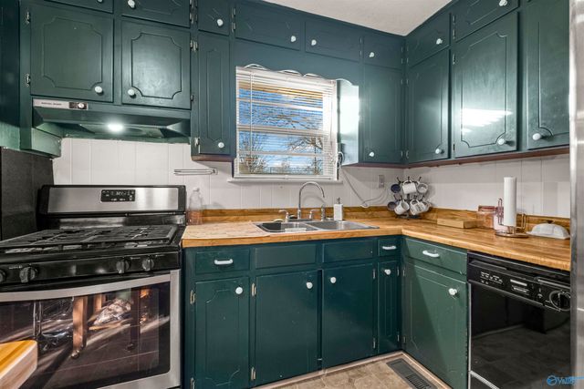 8 Smith Court, Centre, AL 35960