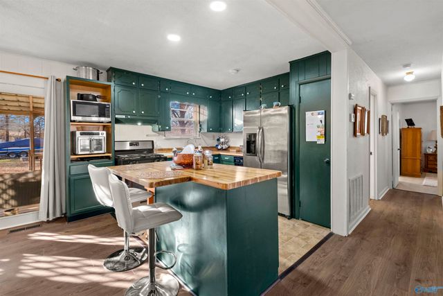 8 Smith Court, Centre, AL 35960