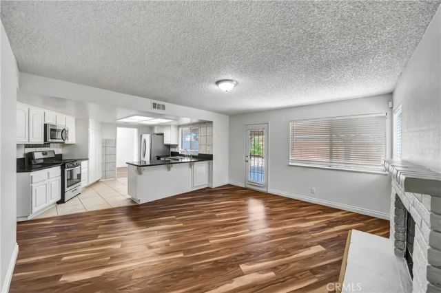 44636 17th St East East, Lancaster, CA 93535