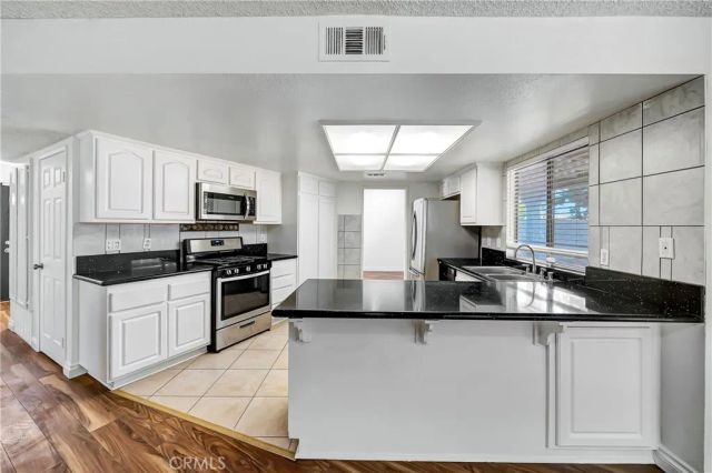 44636 17th St East East, Lancaster, CA 93535