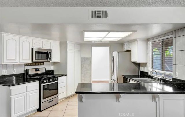 44636 17th St East East, Lancaster, CA 93535