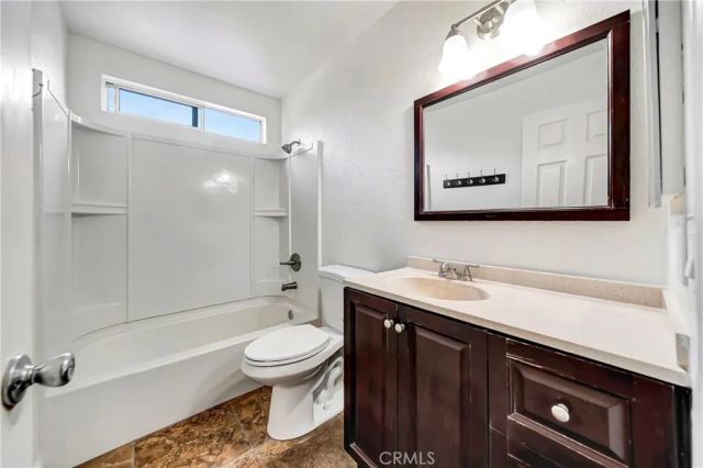 44636 17th St East East, Lancaster, CA 93535