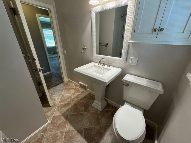 145 Anna Avenue NW, Canton, OH 44708