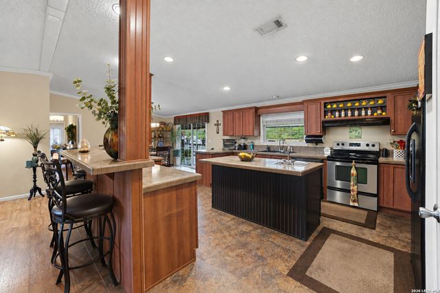 15143 S SKAGGS RD, Atascosa, TX 78002