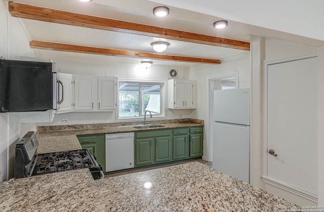 2626 mistletoe, San Antonio, TX 78228