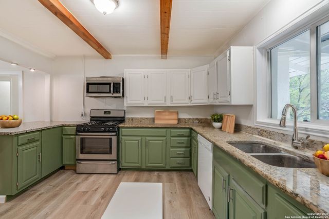 2626 mistletoe, San Antonio, TX 78228