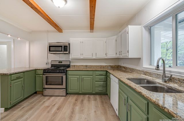 2626 mistletoe, San Antonio, TX 78228