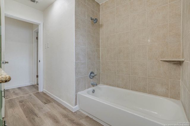 2626 mistletoe, San Antonio, TX 78228