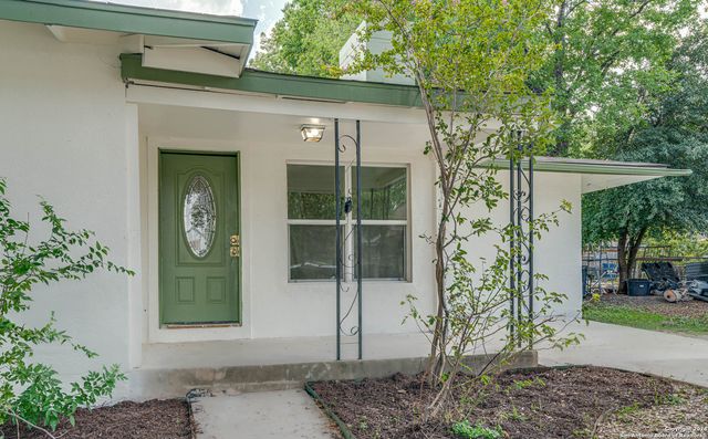 2626 mistletoe, San Antonio, TX 78228