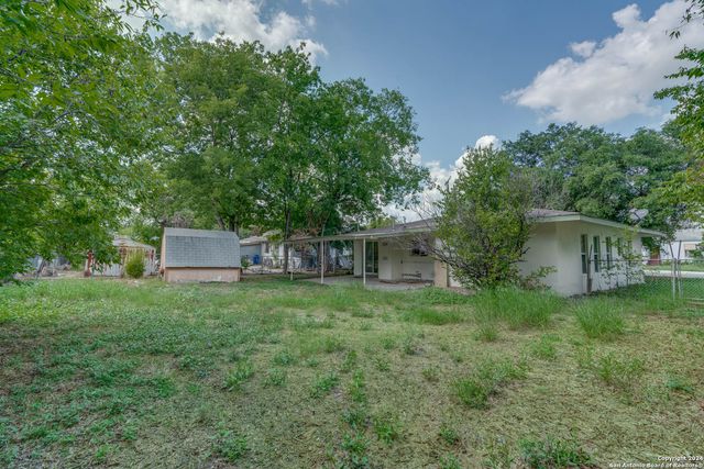 2626 mistletoe, San Antonio, TX 78228