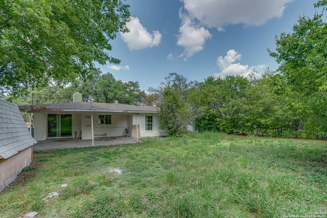 2626 mistletoe, San Antonio, TX 78228