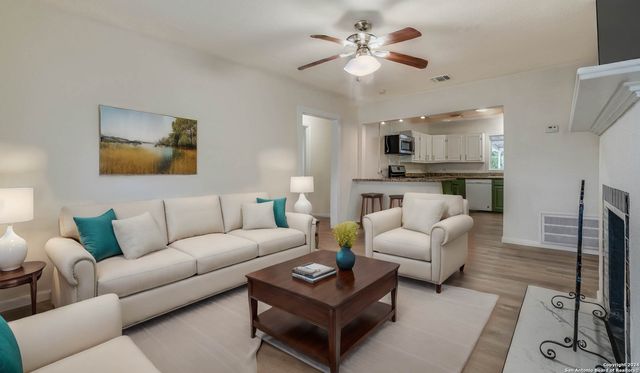 2626 mistletoe, San Antonio, TX 78228