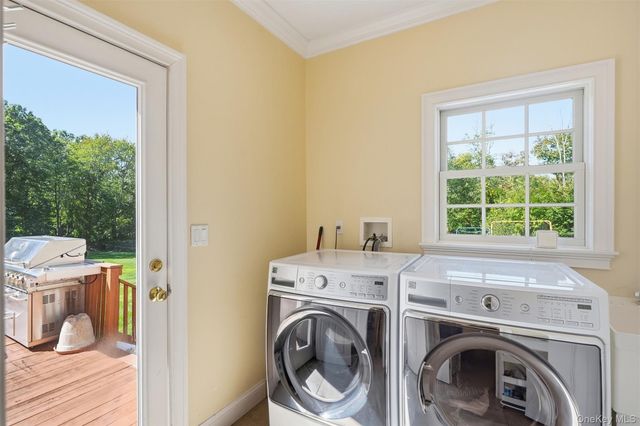 17 Meadow Crest Drive, Mahopac, NY 10541