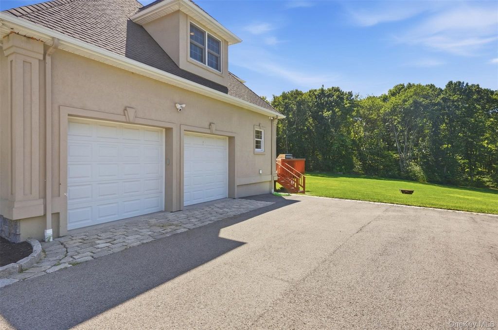 17 Meadow Crest Drive, Mahopac, NY 10541 — photo 5
