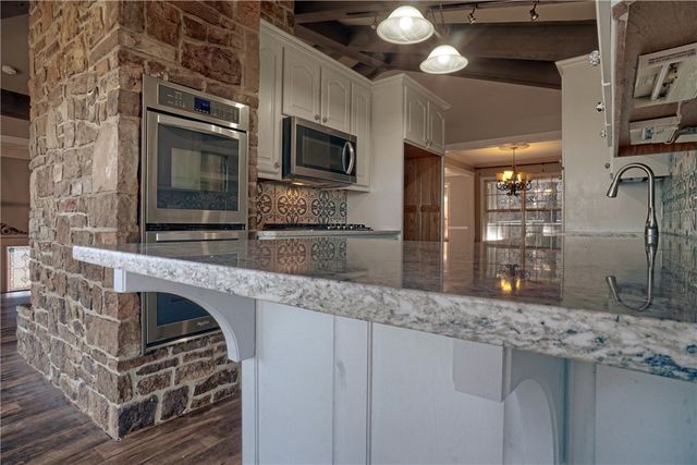 111 Western Drive, Russellville, AR 72801