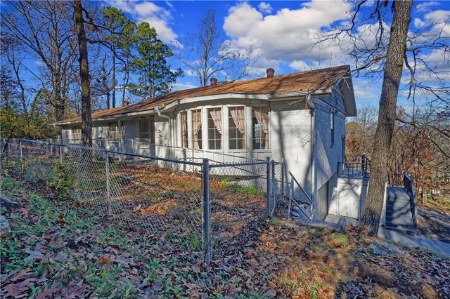 111 Western Drive, Russellville, AR 72801