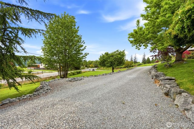 24064 Walker Valley Road, Mount Vernon, WA 98274