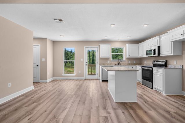 1009 Browns Bridge Rd., Hattiesburg, MS 39401