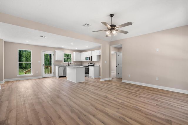 1009 Browns Bridge Rd., Hattiesburg, MS 39401
