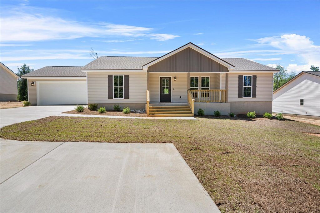 1009 Browns Bridge Rd., Hattiesburg, MS 39401