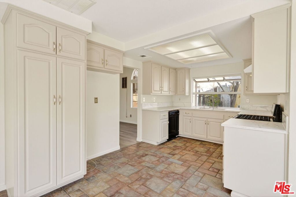 Image 18 of property listing at 44234 Lively Avenue, Lancaster, CA 93536