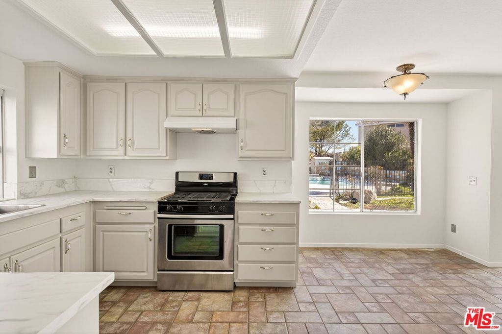 Image 19 of property listing at 44234 Lively Avenue, Lancaster, CA 93536