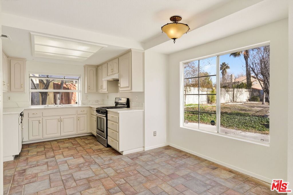 Image 22 of property listing at 44234 Lively Avenue, Lancaster, CA 93536