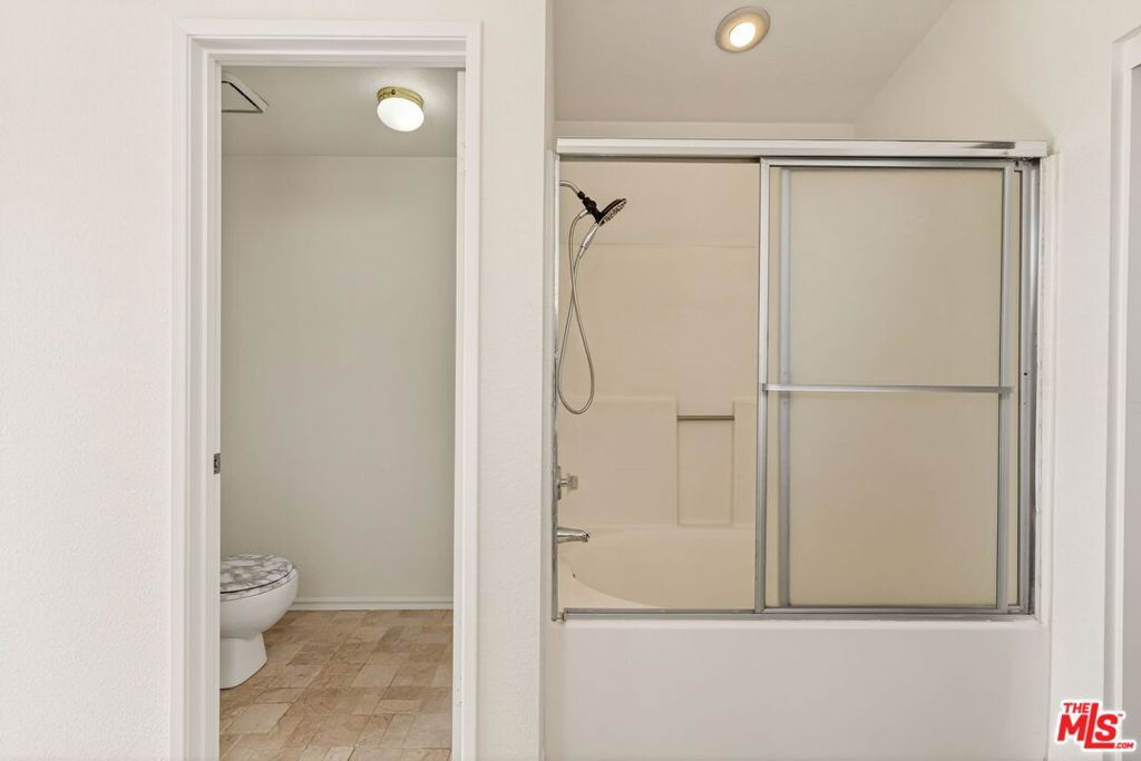 Image 39 of property listing at 44234 Lively Avenue, Lancaster, CA 93536