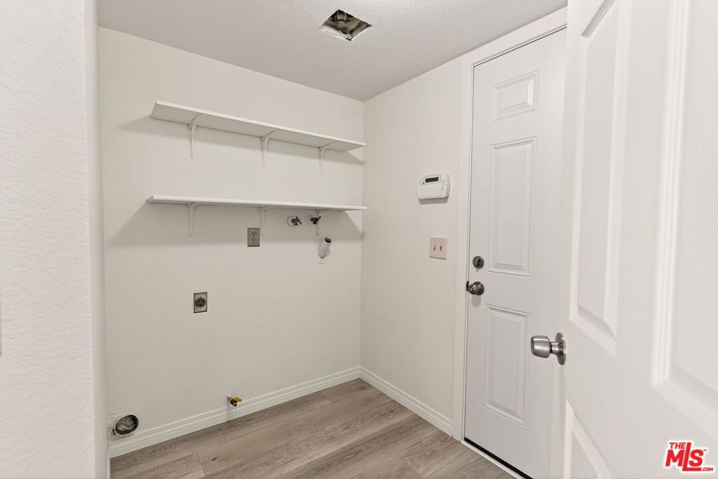 Image 52 of property listing at 44234 Lively Avenue, Lancaster, CA 93536