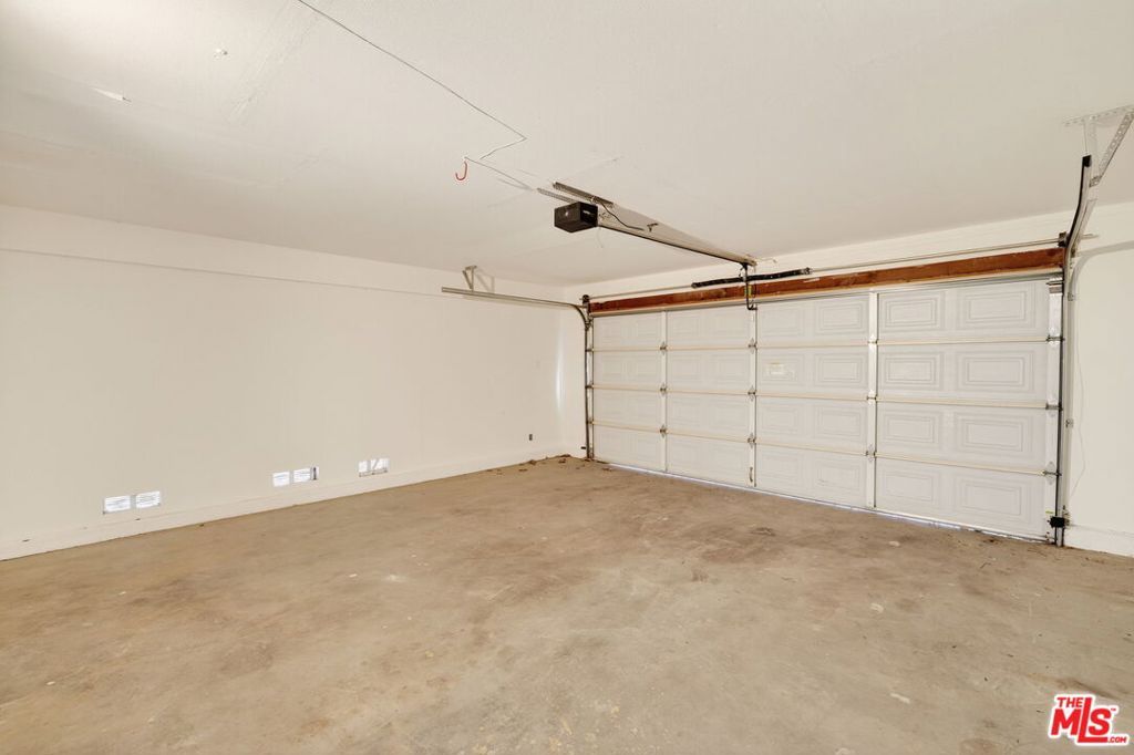 Image 53 of property listing at 44234 Lively Avenue, Lancaster, CA 93536