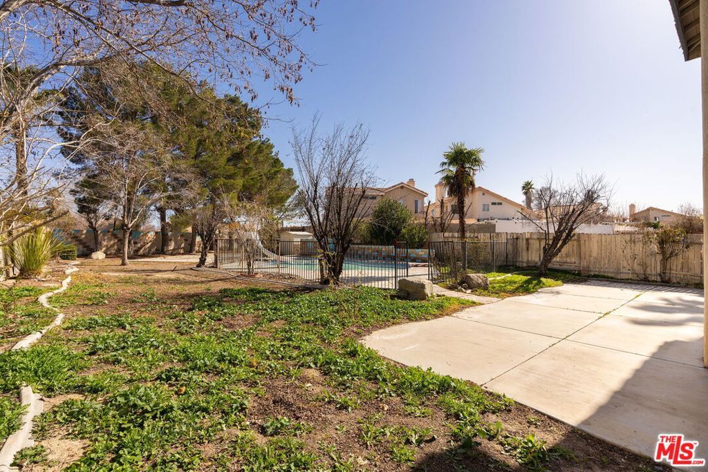 Image 59 of property listing at 44234 Lively Avenue, Lancaster, CA 93536