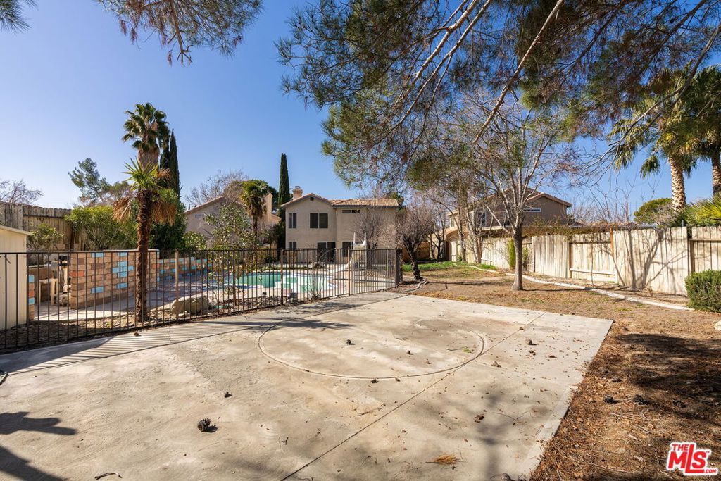 Image 61 of property listing at 44234 Lively Avenue, Lancaster, CA 93536