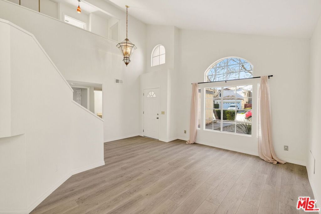 Image 8 of property listing at 44234 Lively Avenue, Lancaster, CA 93536