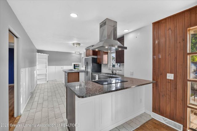 830 Newton Street, Lansing, MI 48912
