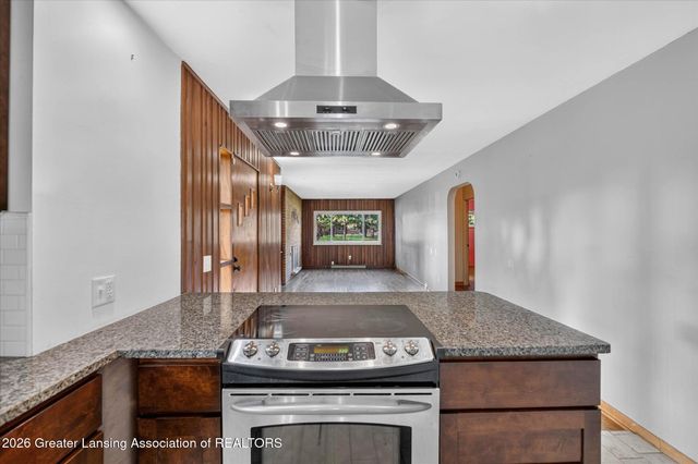 830 Newton Street, Lansing, MI 48912