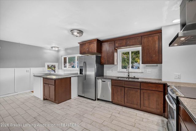 830 Newton Street, Lansing, MI 48912