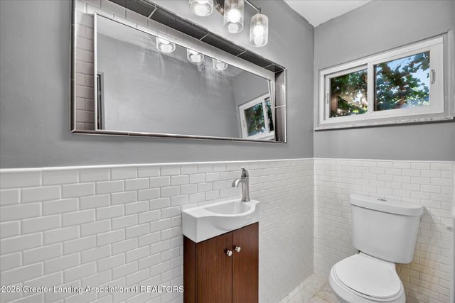 830 Newton Street, Lansing, MI 48912