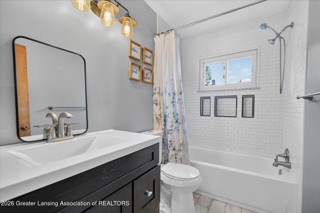 830 Newton Street, Lansing, MI 48912